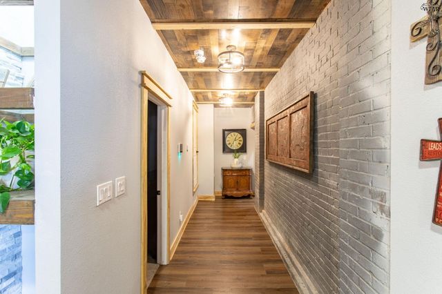 111 W WILLIAMS DRIVE, Burkburnett, TX 76354