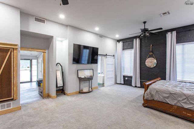 111 W WILLIAMS DRIVE, Burkburnett, TX 76354