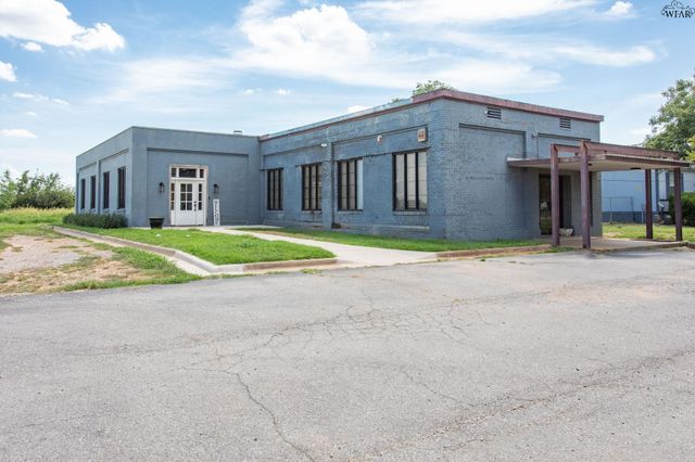 111 W WILLIAMS DRIVE, Burkburnett, TX 76354