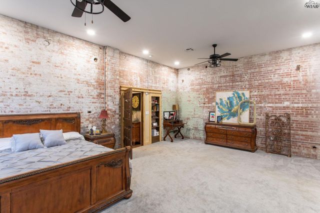 111 W WILLIAMS DRIVE, Burkburnett, TX 76354