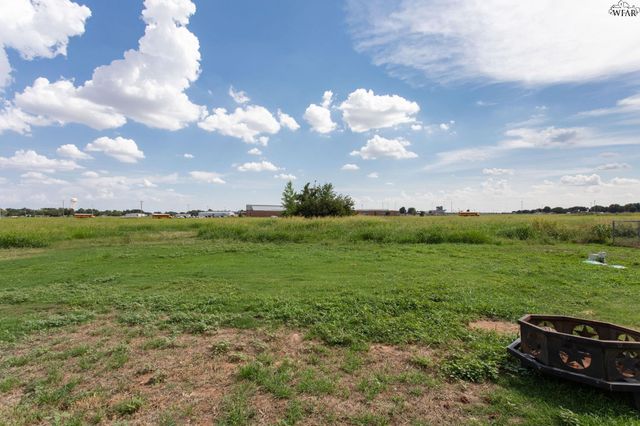 111 W WILLIAMS DRIVE, Burkburnett, TX 76354