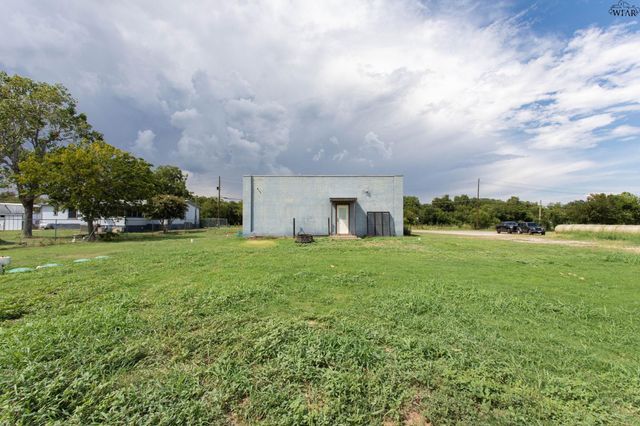 111 W WILLIAMS DRIVE, Burkburnett, TX 76354