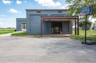 111 W WILLIAMS DRIVE, Burkburnett, TX 76354