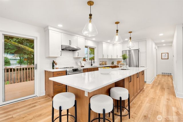 10611 NE 193rd Street, Bothell, WA 98011