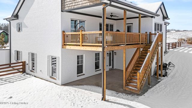 100 Sparrow Ln, Fisherville, KY 40023