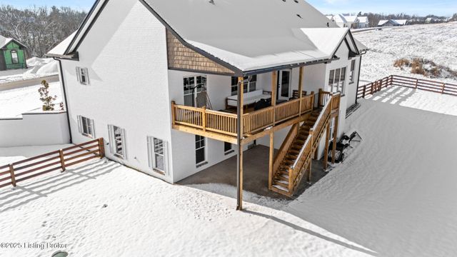 100 Sparrow Ln, Fisherville, KY 40023