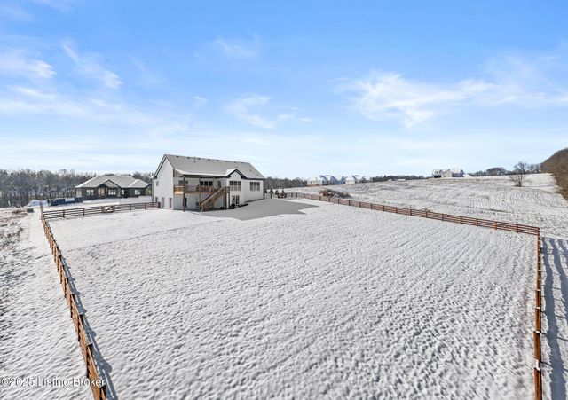 100 Sparrow Ln, Fisherville, KY 40023