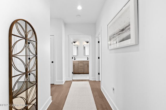 100 Sparrow Ln, Fisherville, KY 40023