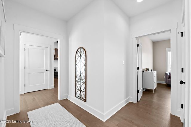 100 Sparrow Ln, Fisherville, KY 40023