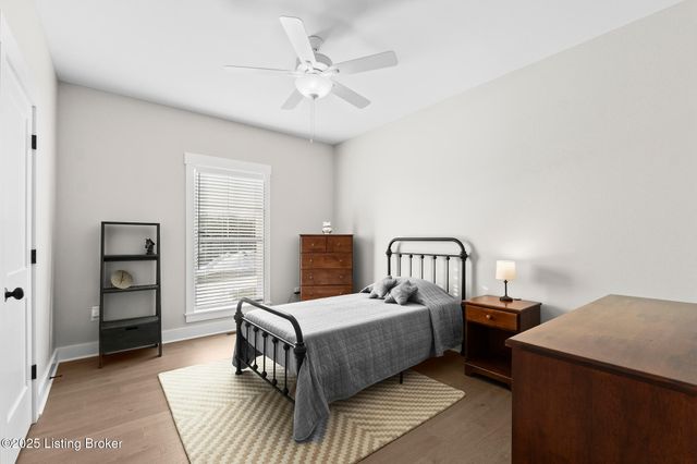 100 Sparrow Ln, Fisherville, KY 40023