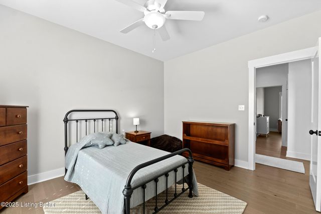 100 Sparrow Ln, Fisherville, KY 40023