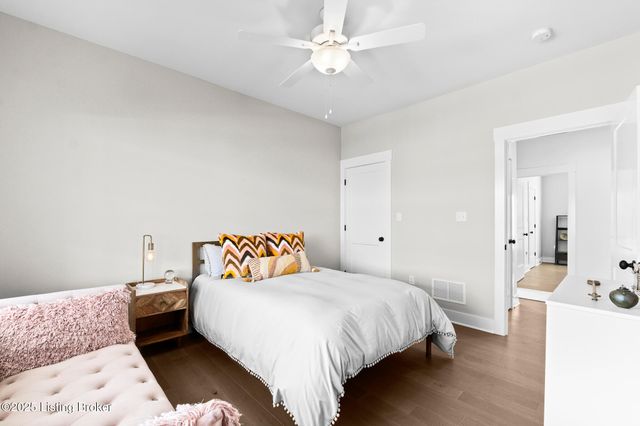 100 Sparrow Ln, Fisherville, KY 40023