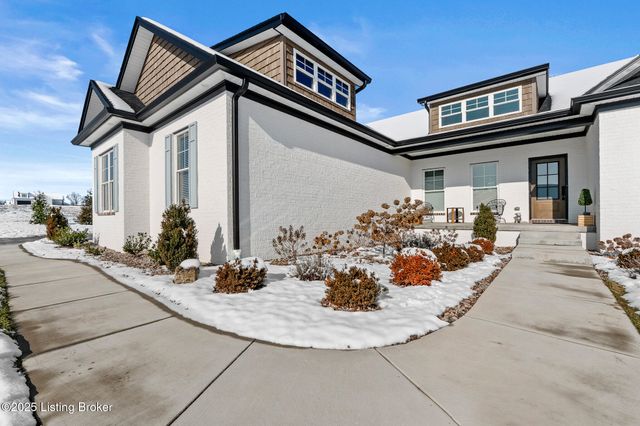 100 Sparrow Ln, Fisherville, KY 40023