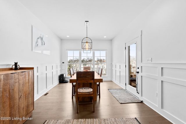 100 Sparrow Ln, Fisherville, KY 40023