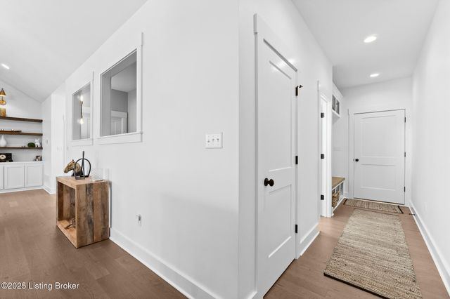 100 Sparrow Ln, Fisherville, KY 40023