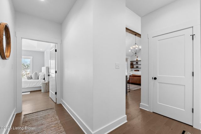 100 Sparrow Ln, Fisherville, KY 40023