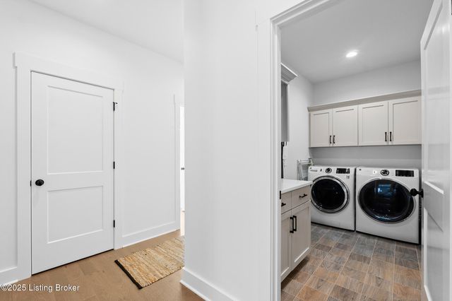 100 Sparrow Ln, Fisherville, KY 40023