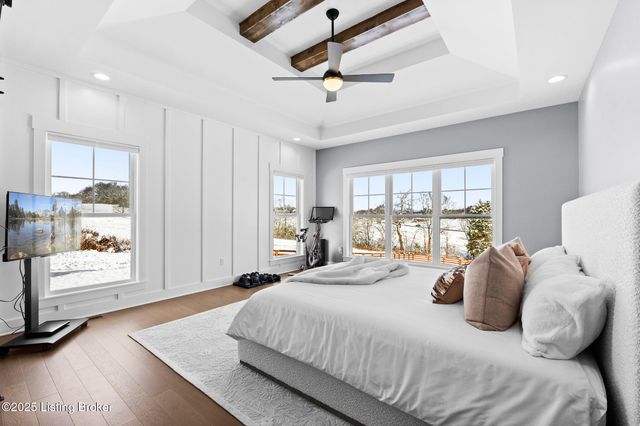 100 Sparrow Ln, Fisherville, KY 40023