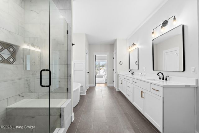 100 Sparrow Ln, Fisherville, KY 40023