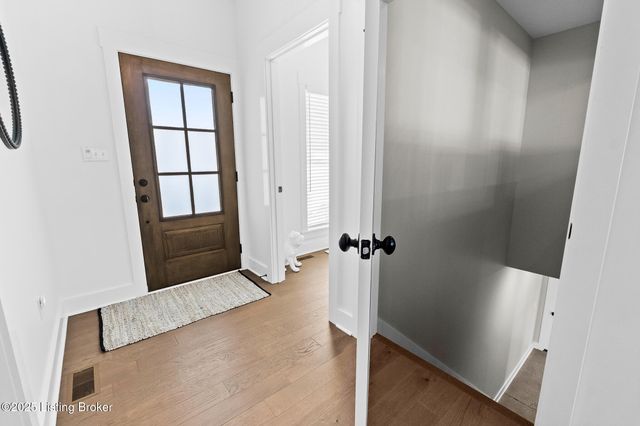 100 Sparrow Ln, Fisherville, KY 40023