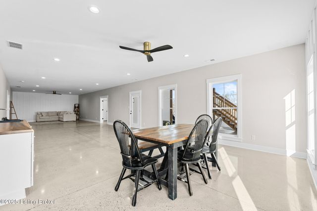 100 Sparrow Ln, Fisherville, KY 40023