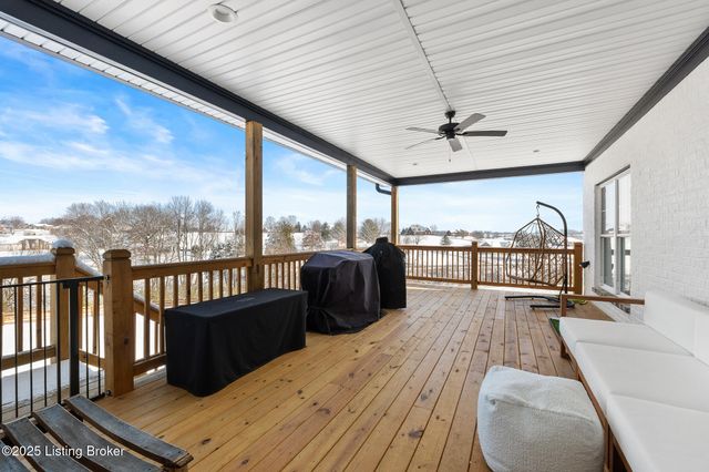 100 Sparrow Ln, Fisherville, KY 40023