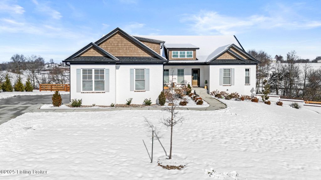 100 Sparrow Ln, Fisherville, KY 40023