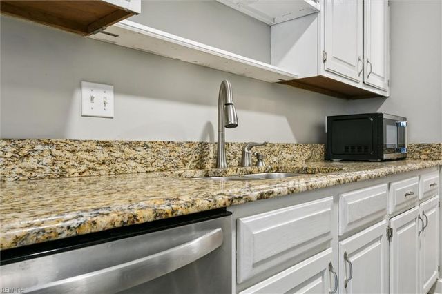 1058 Palmerton DR, Newport News, VA 23602