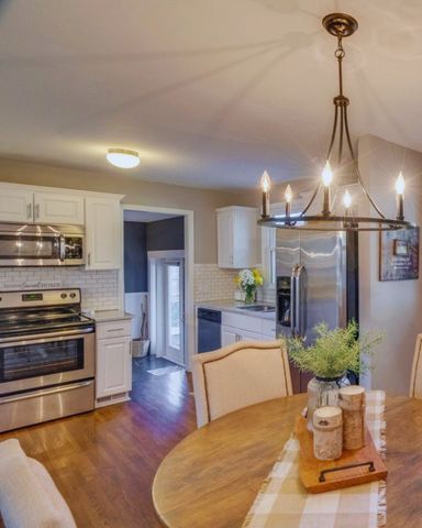 500 Whispering Hills Dr, Nashville, TN 37211