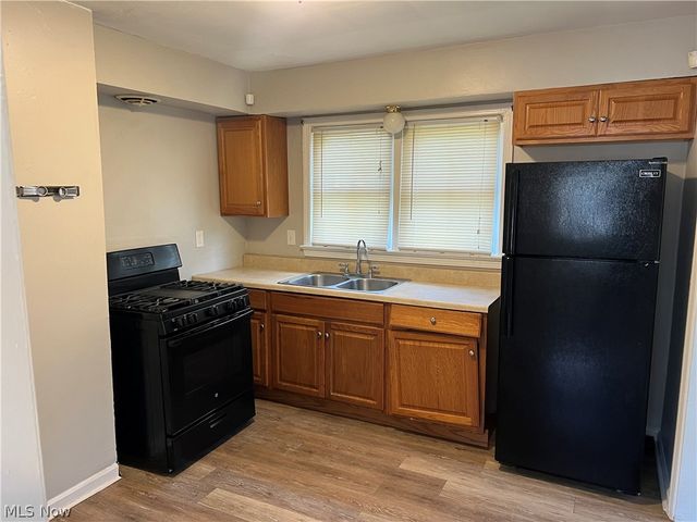 3968 E 147th Street, Cleveland, OH 44128