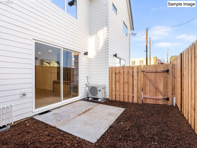 2893 Ne 62nd Ave, Portland, OR 97213