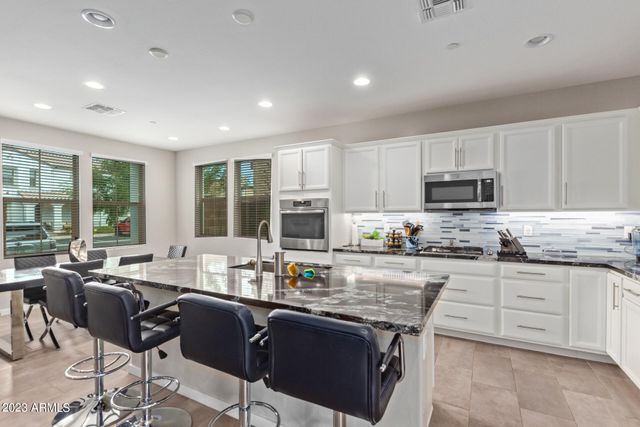 1954 S FOLLETT Way, Gilbert, AZ 85295