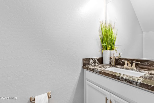 1954 S FOLLETT Way, Gilbert, AZ 85295