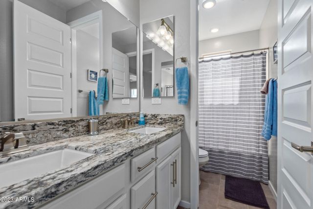 1954 S FOLLETT Way, Gilbert, AZ 85295