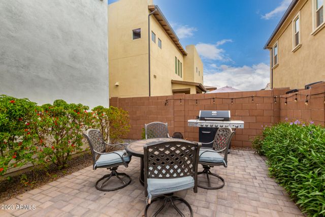 1954 S FOLLETT Way, Gilbert, AZ 85295