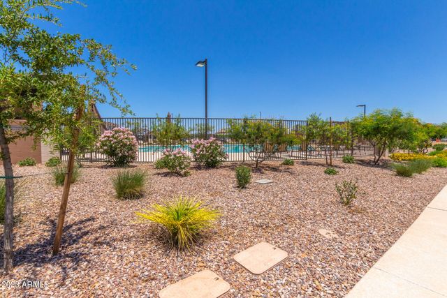 1954 S FOLLETT Way, Gilbert, AZ 85295