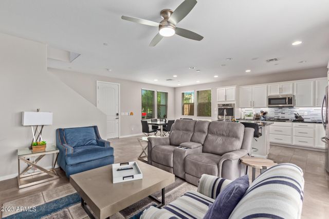 1954 S FOLLETT Way, Gilbert, AZ 85295