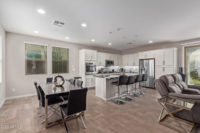 1954 S FOLLETT Way, Gilbert, AZ 85295