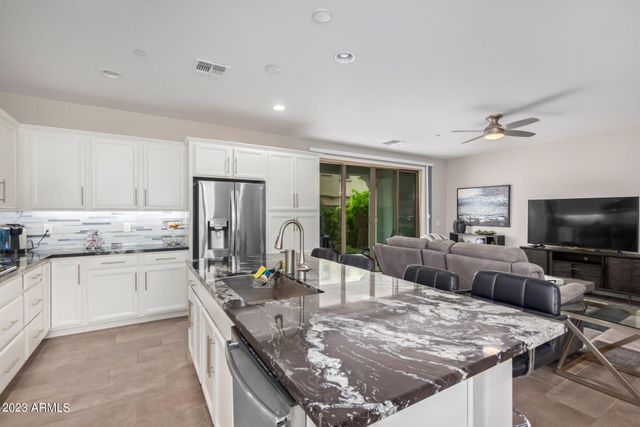 1954 S FOLLETT Way, Gilbert, AZ 85295