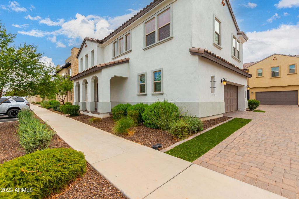 1954 S FOLLETT Way, Gilbert, AZ 85295