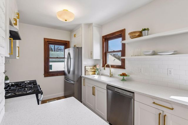 4618 Queen Avenue N, Minneapolis, MN 55412