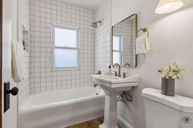 4618 Queen Avenue N, Minneapolis, MN 55412