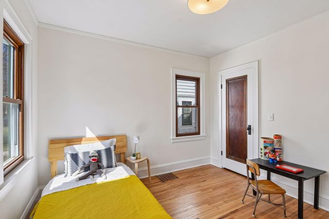 4618 Queen Avenue N, Minneapolis, MN 55412