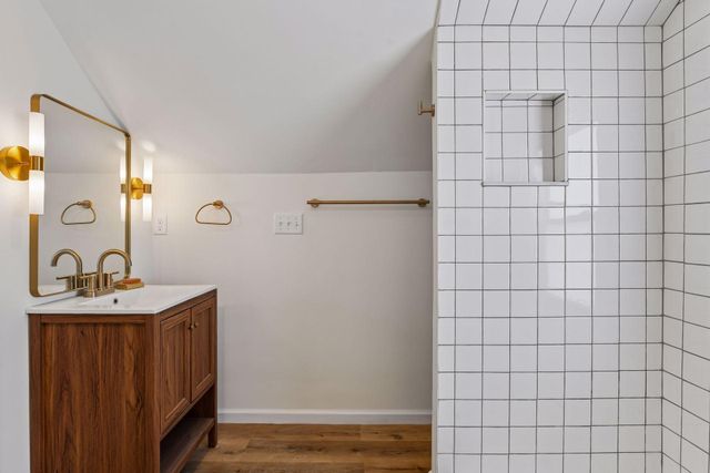 4618 Queen Avenue N, Minneapolis, MN 55412