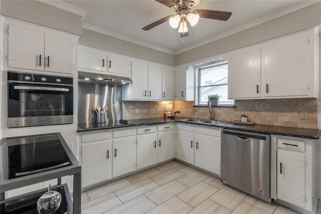 3704 Stadium Drive, Fort Worth, TX 76109