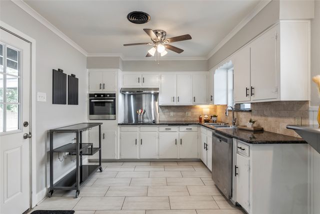 3704 Stadium Drive, Fort Worth, TX 76109