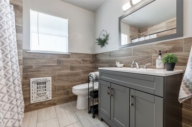 3704 Stadium Drive, Fort Worth, TX 76109
