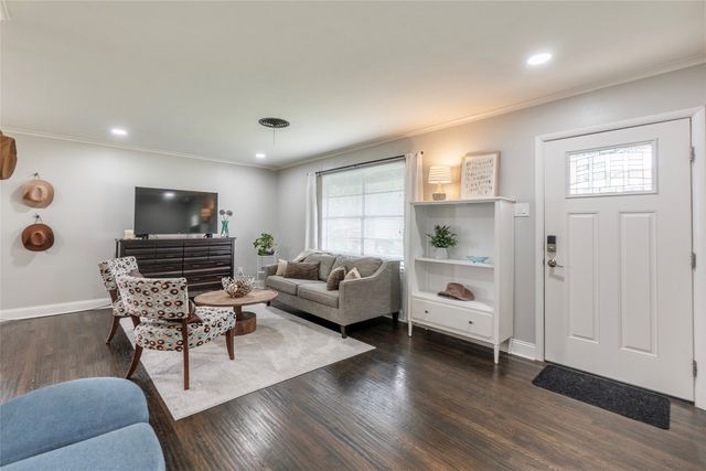 3704 Stadium Drive, Fort Worth, TX 76109