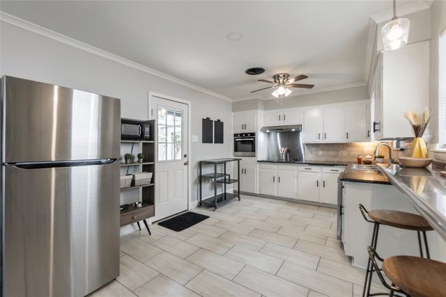 3704 Stadium Drive, Fort Worth, TX 76109