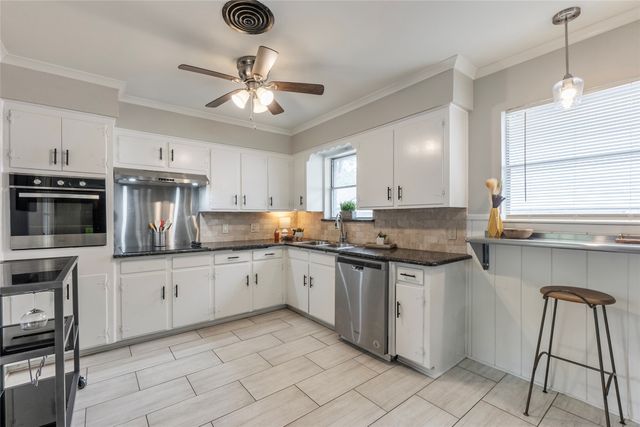 3704 Stadium Drive, Fort Worth, TX 76109